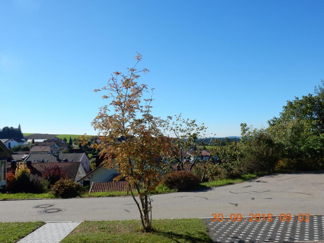 Ferienwohnung Fernblick Neukirchen vorm Wald Exterior photo