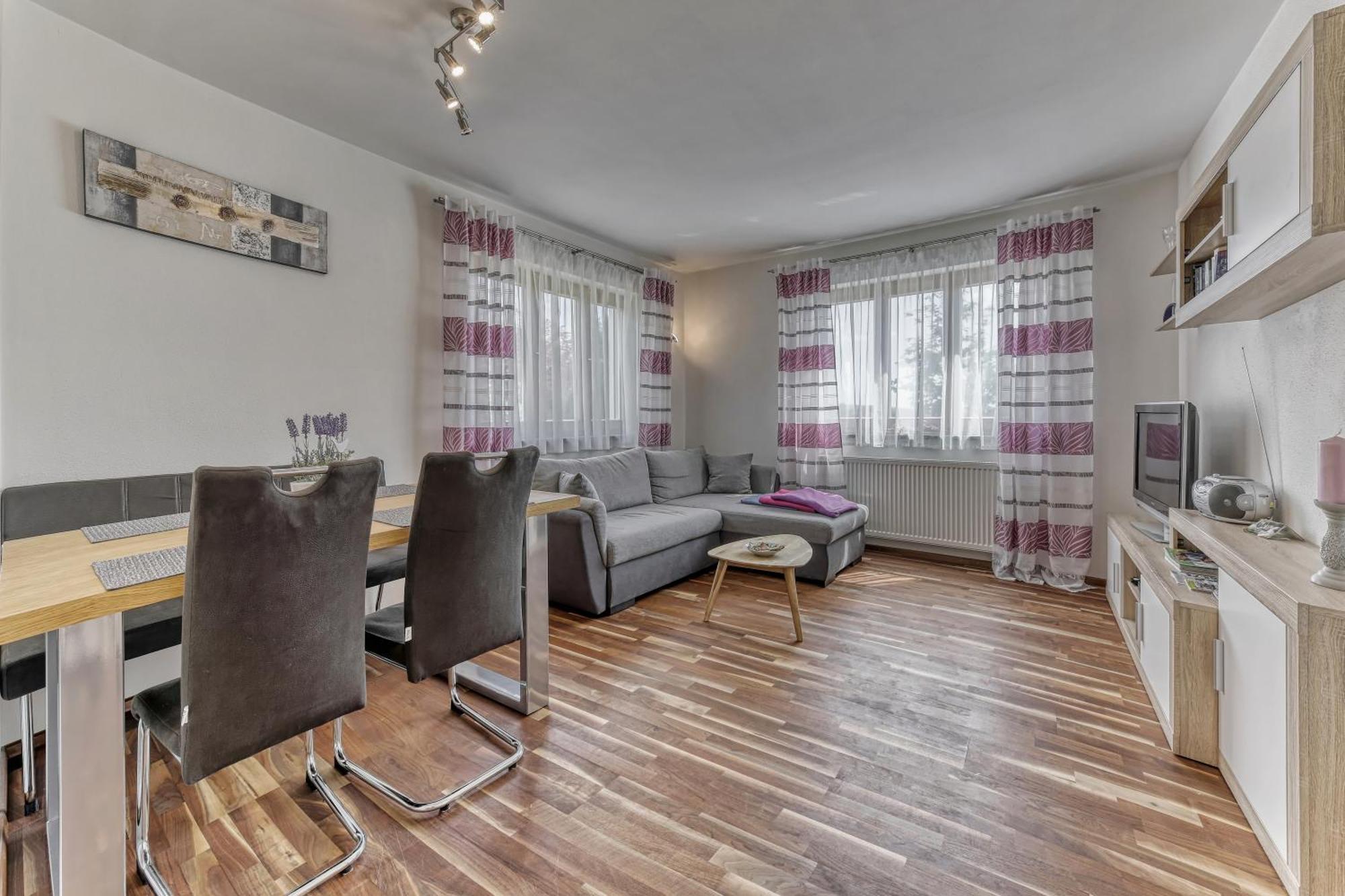 Ferienwohnung Fernblick Neukirchen vorm Wald Exterior photo